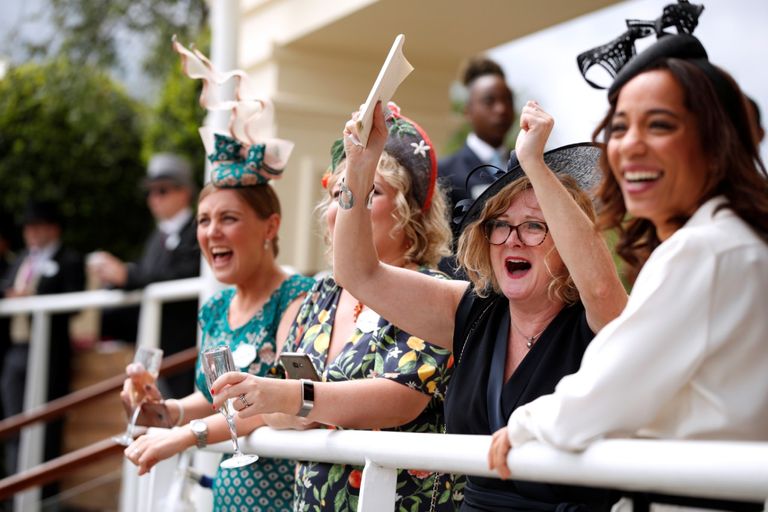 حسناوات بريطانيا في مهرجان اسكوت للخيول