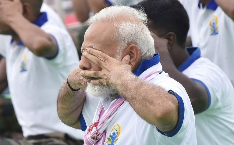 جانب من الاحتفال باليوم العالمي لليوجا في تايلاند