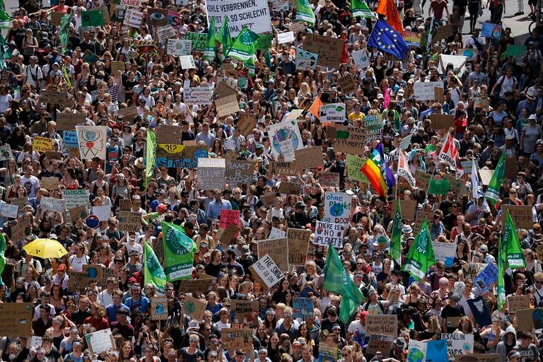 جانب من المظاهرة الحاشدة في ألمانيا