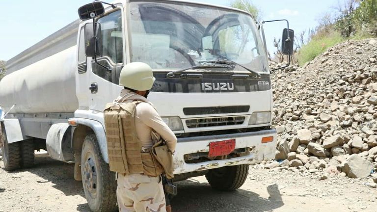 تجارة الحشيش والمواد المخدرة أحد أبرز مصادر تمويل مليشيا الحوثي