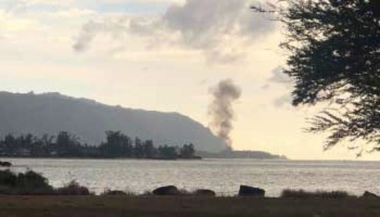 الدخان يتصاعد من موقع الحادث جزيرة أواهو بولاية هاواي الأمريكية- أرشيفية