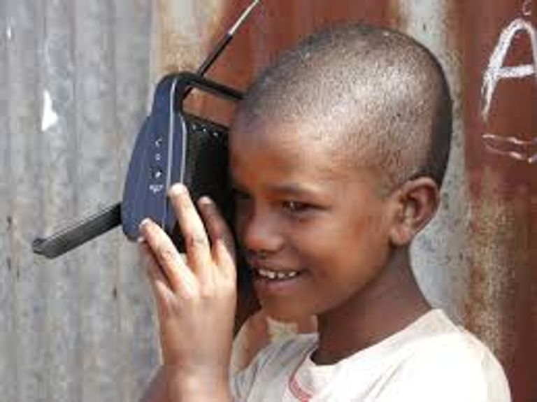 الراديو لا يزال يحافظ على مكانته في إثيوبيا 