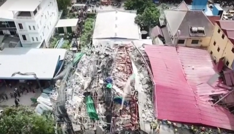 انهيار مبنى في كمبوديا