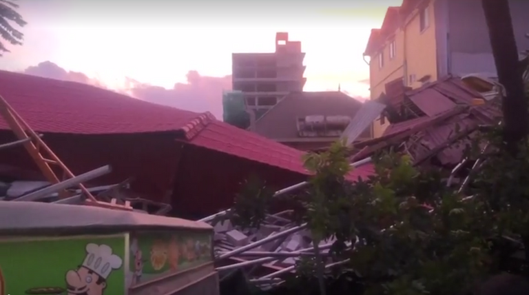 انهيار مبنى في كمبوديا