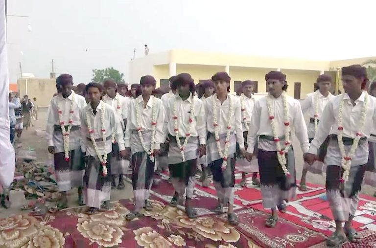 " الهلال الأحمر" ينظم العرس الجماعي الـ15 لـ200 شاب وفتاة في المخا