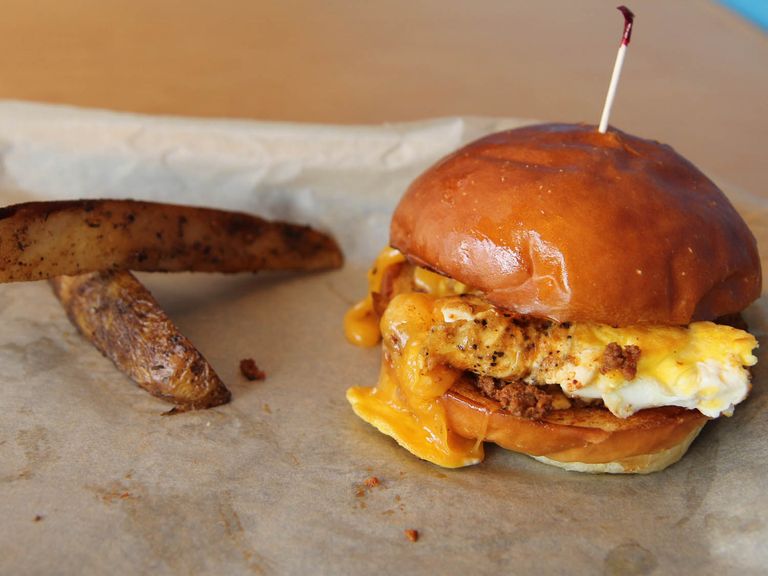 شطيرة الآيس كريم من أشهر وجبات الإفطار في إيطاليا - صورة أرشيفية