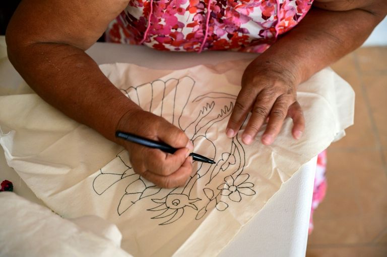 حرفية في تيناندو دي دوريا وسط المكسيك أوساط الموضة ترد على اتهامات الاستحواذ الثقافي