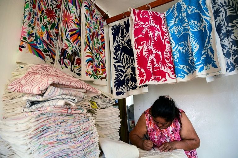 أوساط الموضة ترد على اتهامات الاستحواذ الثقافي