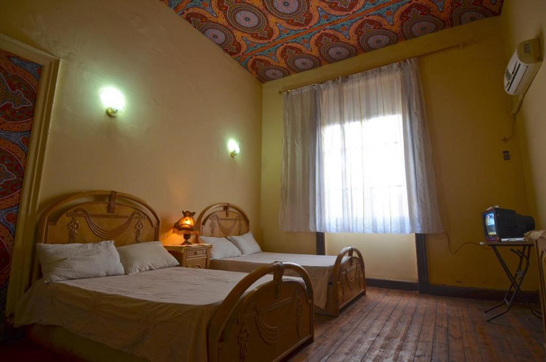 الأهرامات أشهر المعالم السياحية بالقاهرة