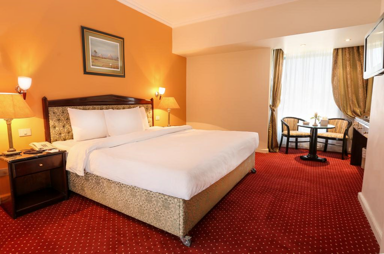 الأهرامات أشهر المعالم السياحية بالقاهرة