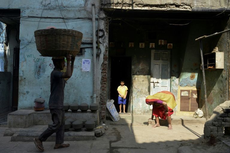 صانع فخار في حي دارافي