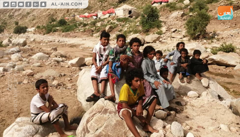 أطفال ومخيمات قبائل الأزهور اليمنية