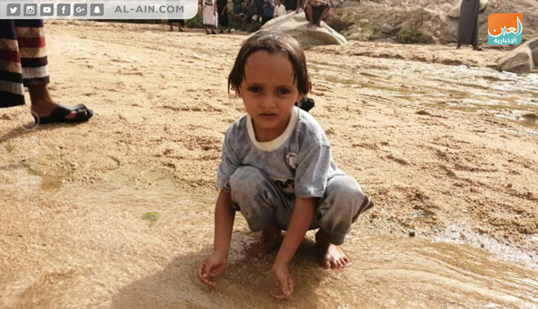 أطفال ومخيمات قبائل الأزهور اليمنية