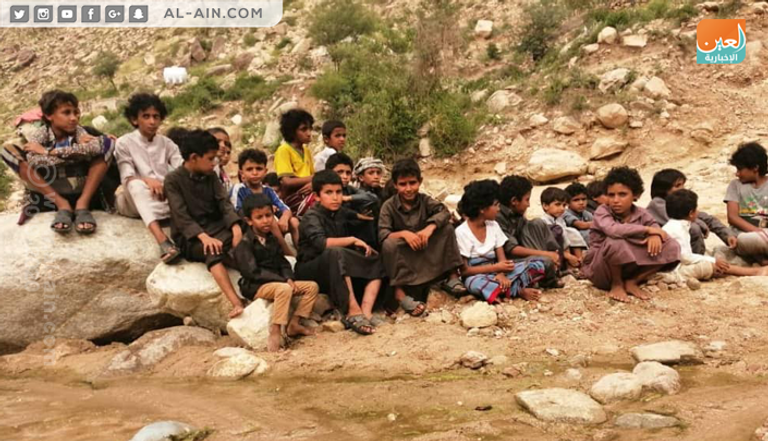 أطفال ومخيمات قبائل الأزهور اليمنية