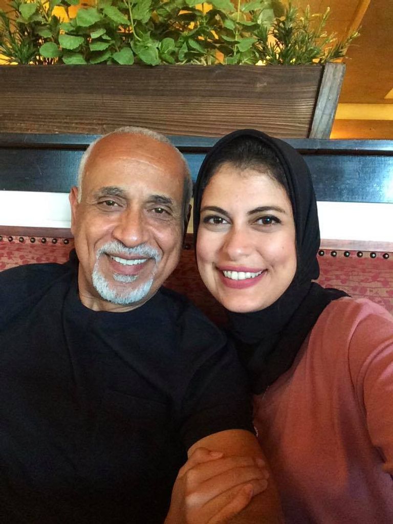  .. دكتورة جامعية السرطان قطع ذراعها وانتصرت عليه بالعلم