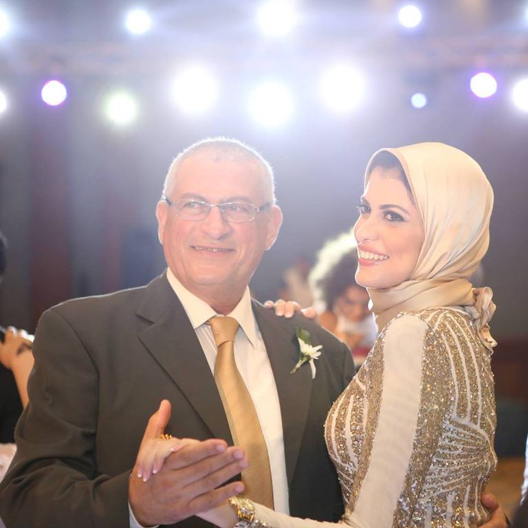  .. دكتورة جامعية السرطان قطع ذراعها وانتصرت عليه بالعلم