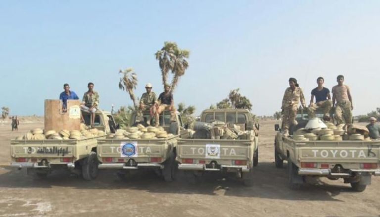 جانب من الألغام الحوثية التي انتزعتها القوات اليمنية بالساحل الغربي 