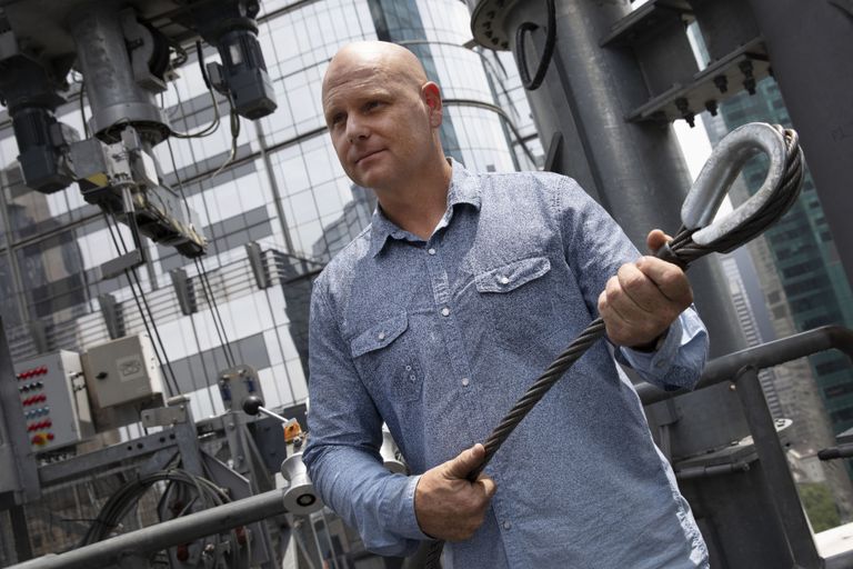 الشقيقان نيك وليانا واليندا خلال العرض