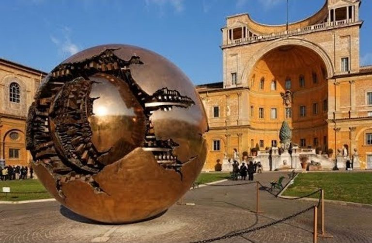 روما من أجمل الأماكن السياحية في إيطاليا