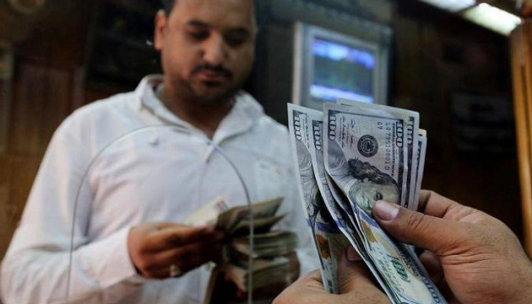 الجنيه المصري يحقق أداء قويا مقابل الدولار