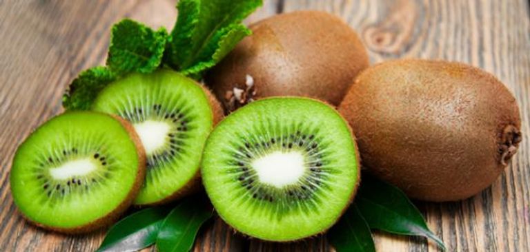 6 فواكه تحميك من حرارة الصيف