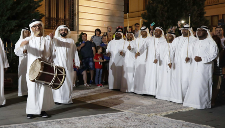 الفعاليات تضمنت عروضاً فنيّةً مستوحاة من التراث الإماراتي