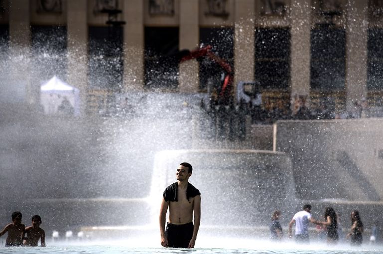 الحر يجتاح عدة عواصم أوروبية