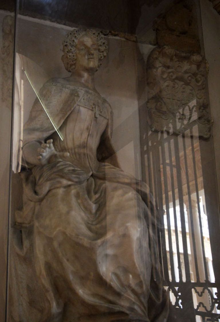 إلينا بيسكوبيا - رسم توضيحي