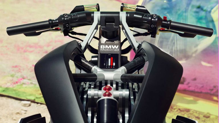 دراجة بي إم دابليو Vision DC Roadster