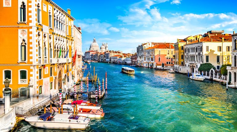 البندقية تستقبل 30 مليون سائح كل عام