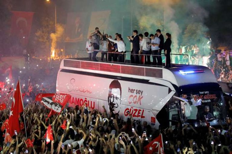 احتفالات في شوارع إسطنبول بفوز إمام أوغلو
