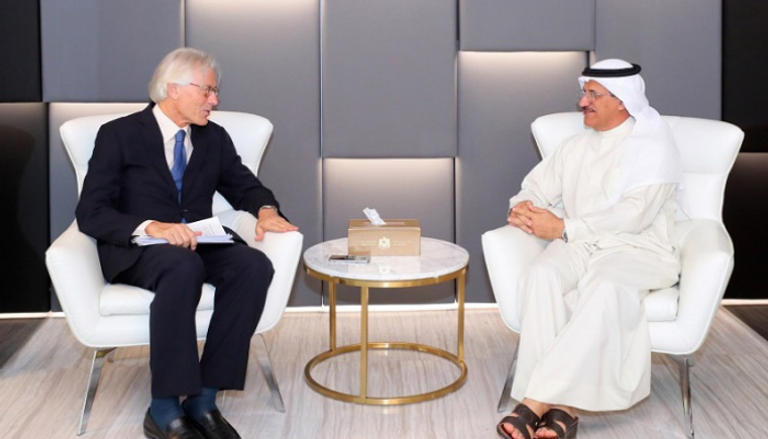  سلطان المنصوري مع باتريزيو فوندي سفير الاتحاد الأوروبي لدى الإمارات
