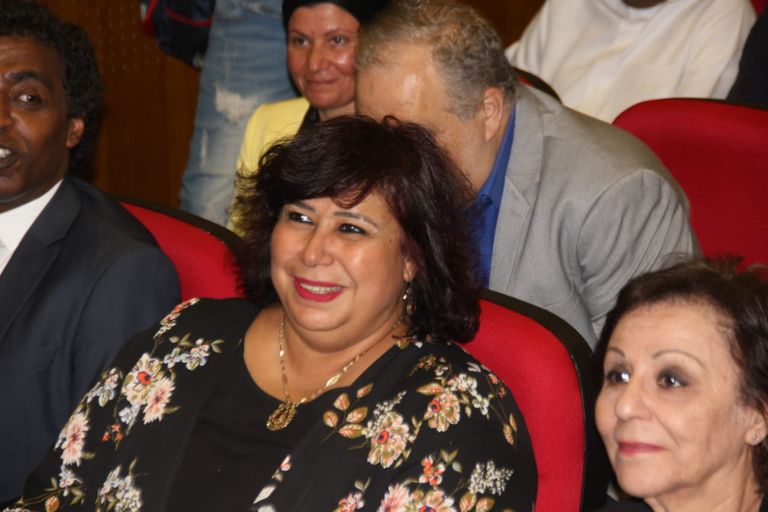 وزيرة الثقافة المصرية أثناء افتتاح قصر ثقافة السينما