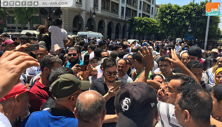 هتافات منددة بحركة النهضة الإخوانية إثر تفجيرات