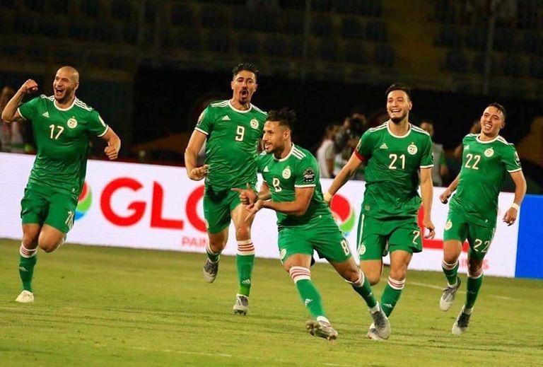 لحظة تسجيل المنتخب الجزائري هدفه في شباك المنتخب السينغالي أحداث رياضية وسياسية واقتصادية ميزت أسبوع الجزائر