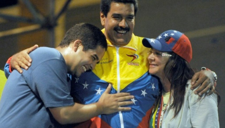 الرئيس الفنزويلي ونجله أرنستو مادورو 