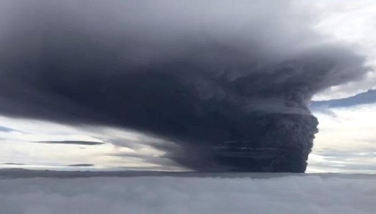  الرماد البركاني عرقل الرحلات الجوية الداخلية في بابوا غينيا الجديدة