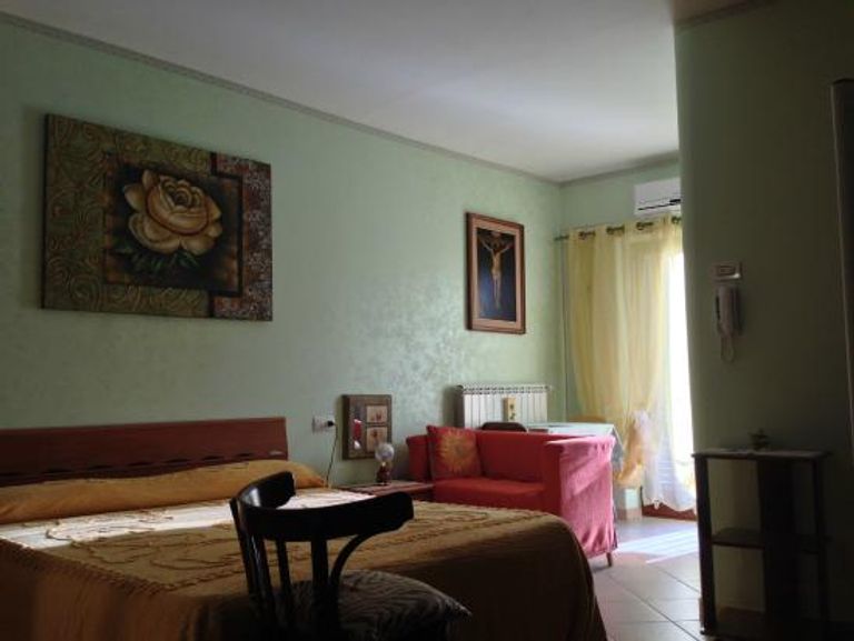 مالك الفندق لوكا ليشو