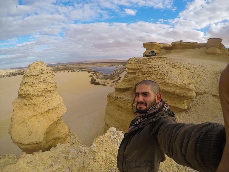 إبراهيم النجدي أثناء رحلته للسعودية بالدراجة النارية