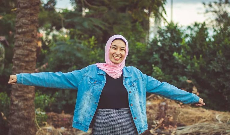 منار سعيد.. مصابة بمرض نادر في الجلد