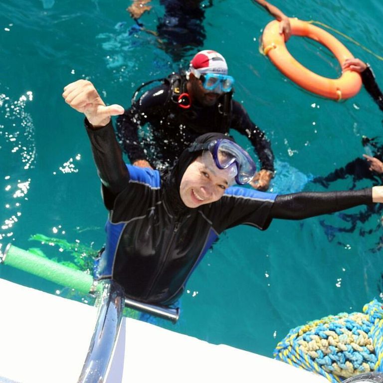 منار سعيد.. مصابة بمرض نادر في الجلد