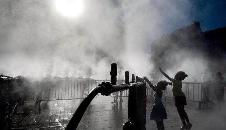 حرائق ووفيات وتوقف المدارس.. تداعيات موجة الحر على أوروبا 