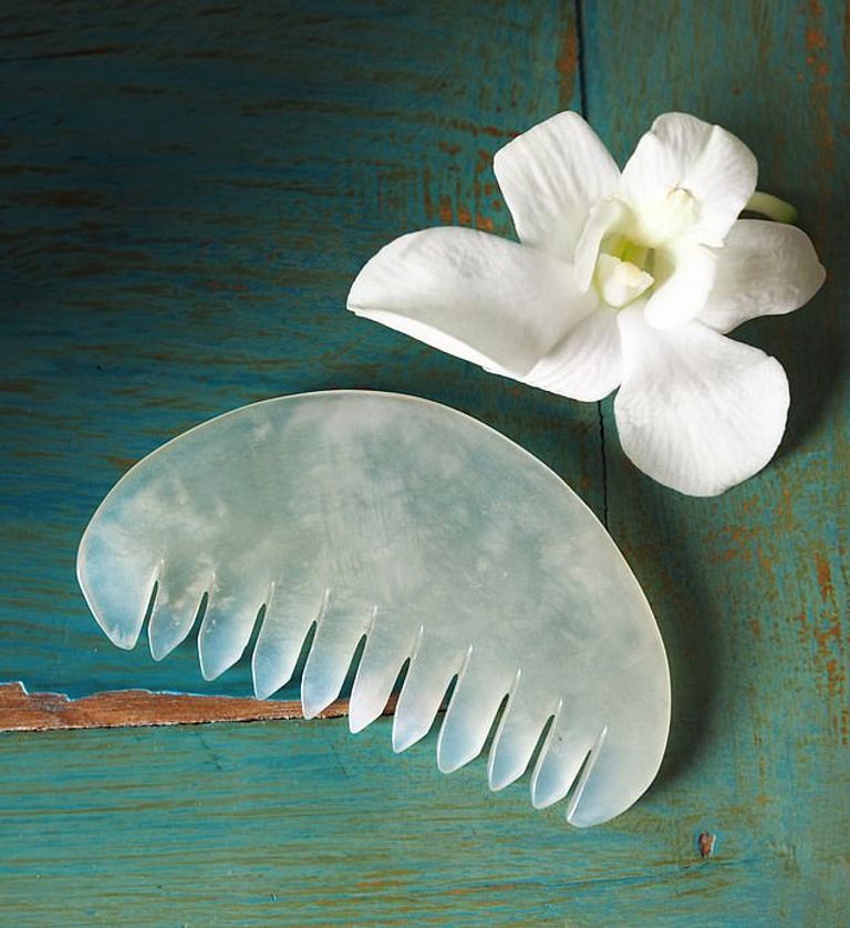 مشط الجسم المصنوع من حجر اليشم