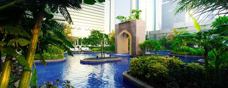 فوربس: دبي مدينة خيالية