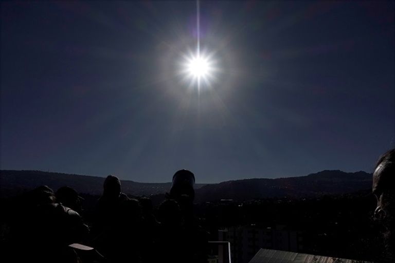 تشيلي تشهد كسوفا شمسيا 