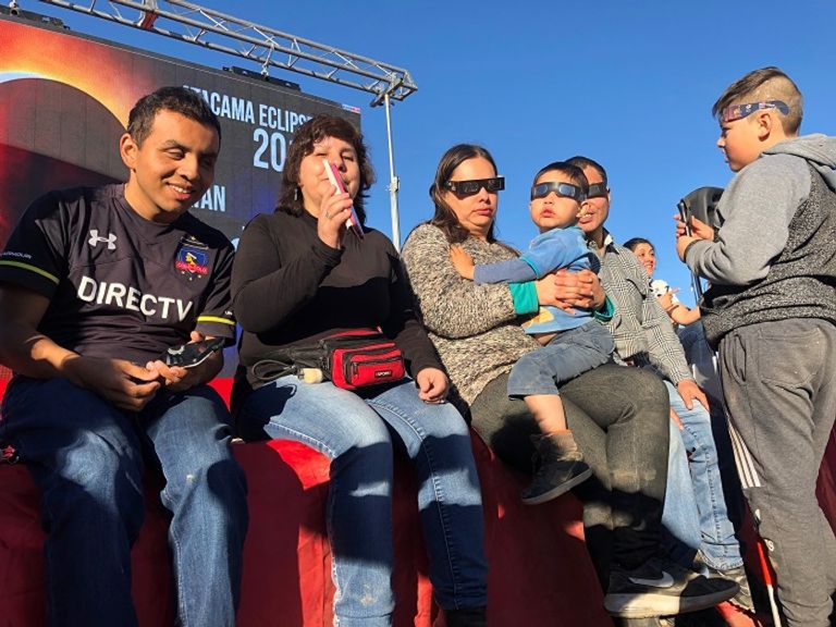 تشيلي تشهد كسوفا شمسيا 