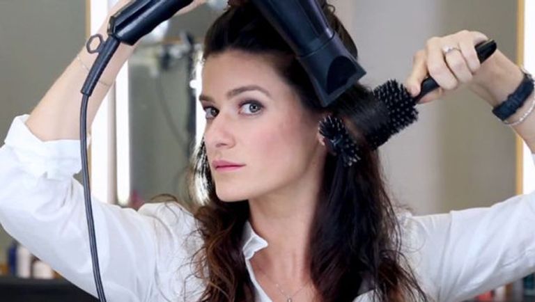 مياه حمامات السباحة تتسبب في إتلاف الشعر والبشرة بشكل كبير