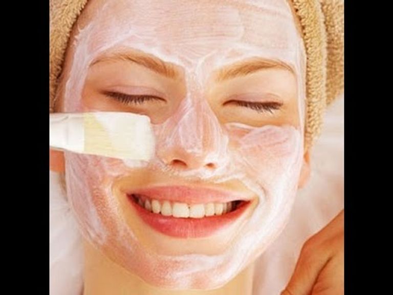 مياه حمامات السباحة تتسبب في إتلاف الشعر والبشرة بشكل كبير