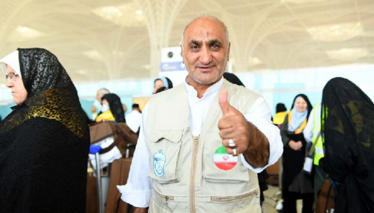 أحد الحجاج الإيرانيين لدى وصوله المدينة المنورة العام الماضي- أرشيفية