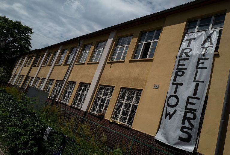 الفنانون يخشون خسارة أستوديوهاتهم